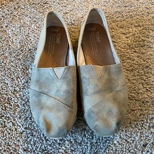 Olive Green Toms Barely Worn EUC Size 6.5 Womens